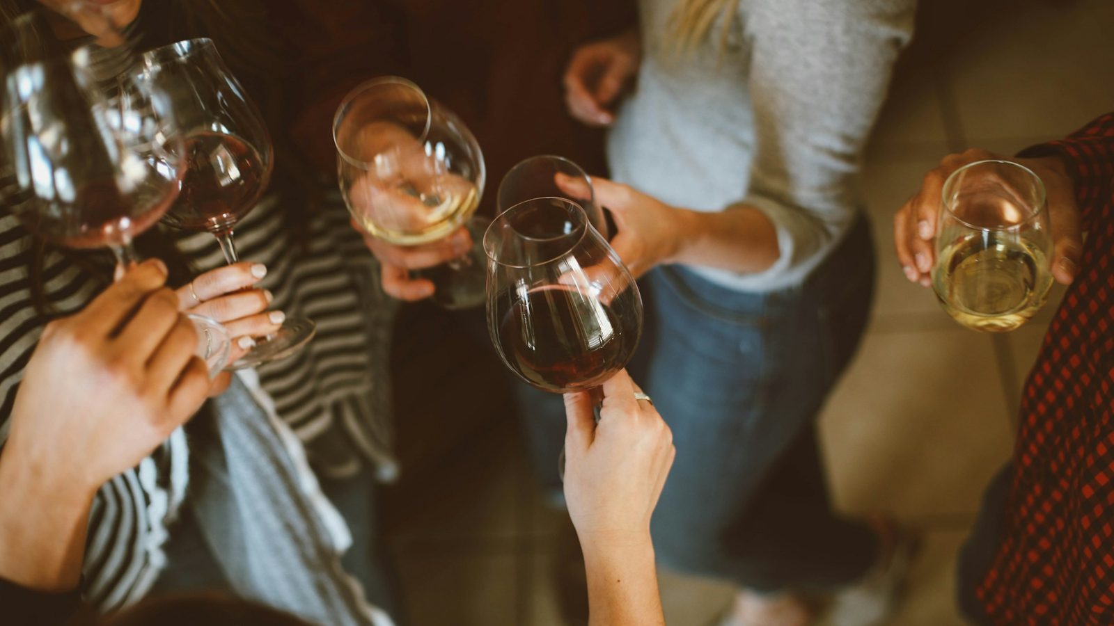 ¿Qué es una fiesta swinger? Qué pasa, reglas y cómo prepararte para tu primera vez