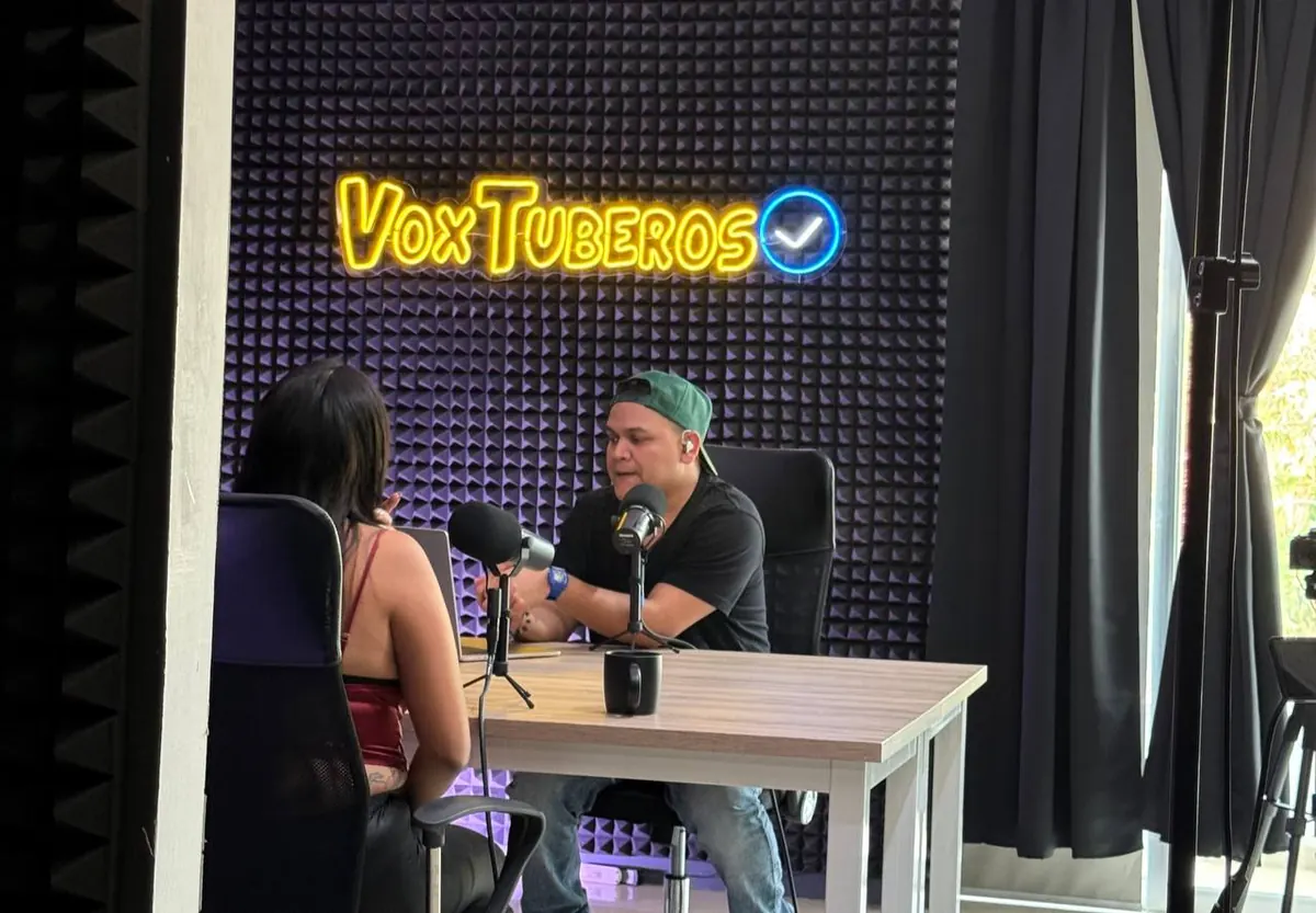 Entrevista de VoxTuberos a nuestra anfitriona Lu sobre el swinger en Mérida