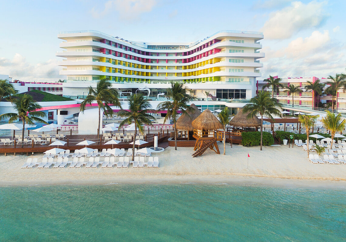 Viaje swinger a Temptation Cancún: guía para parejas