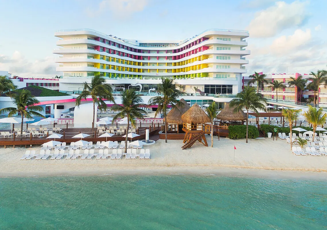 Viaje swinger a Temptation Cancún: guía para parejas
